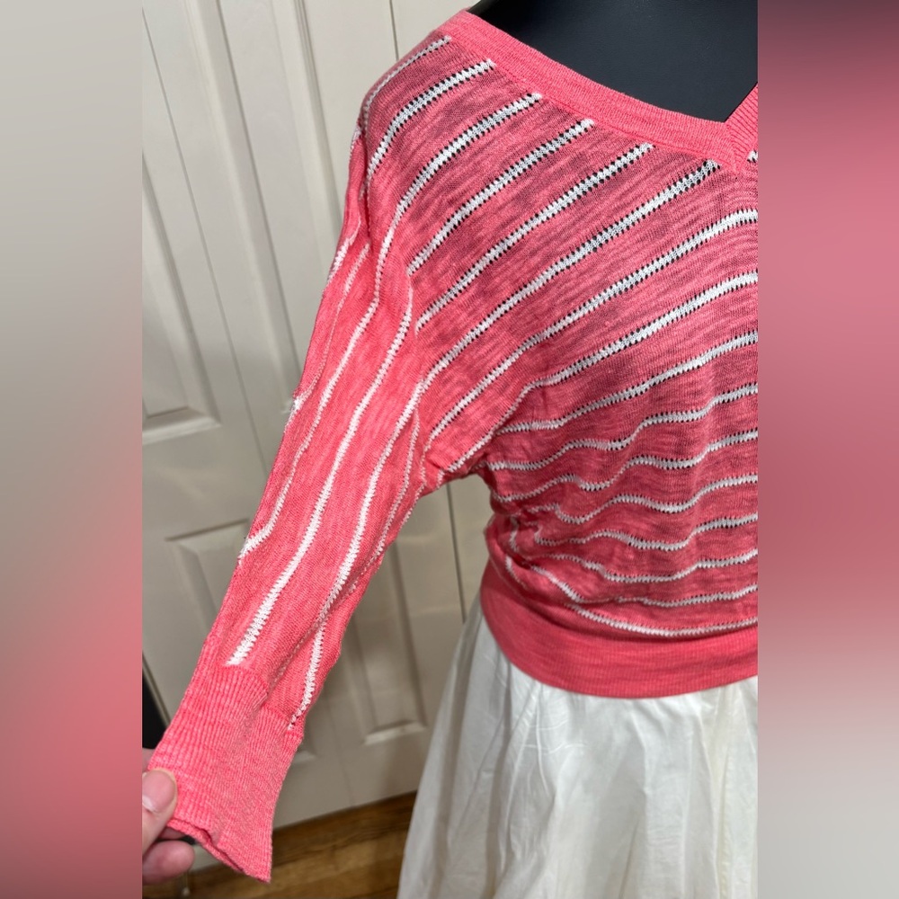 🌸 DKNY long-3/4 sleeve, striped v-neck knit sweater, watermelon pink, Pointelle - Picture 6 of 14